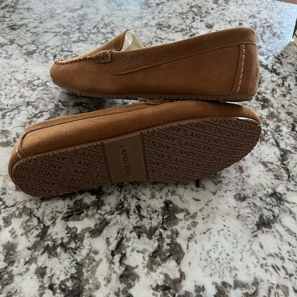 Land’s End Women’s Suede Moccasin Slippers - Picture 3 of 6